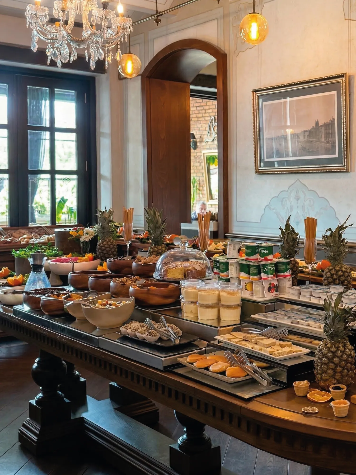 Galata Kulesi Manzaralı Açık Büfe Kahvaltı
