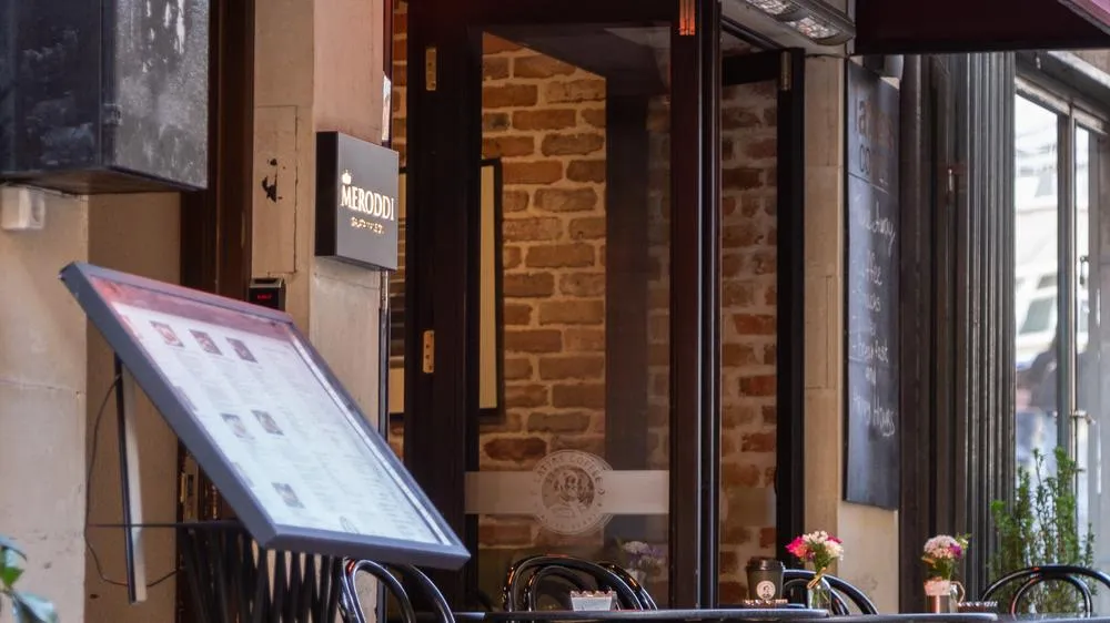 Lattas Cafe Bistro