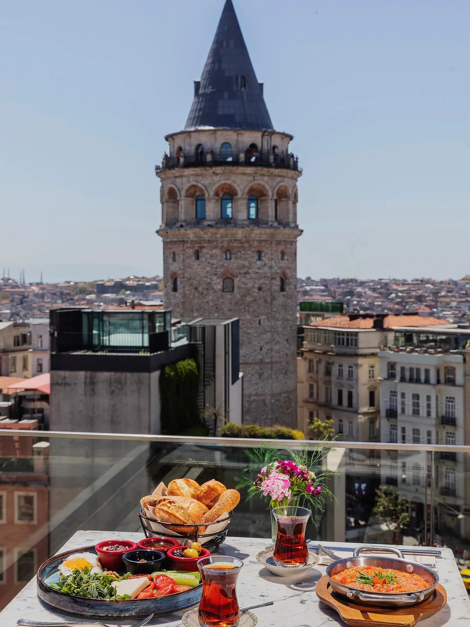 A La Carte Kahvaltı | Galata, Haliç & Boğaz Manzarasında