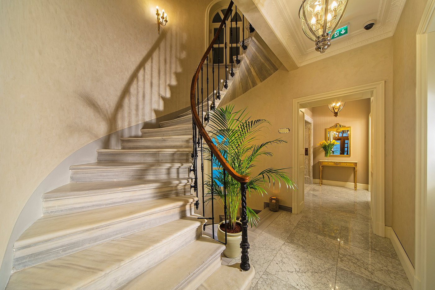 Meroddi Galata Mansion